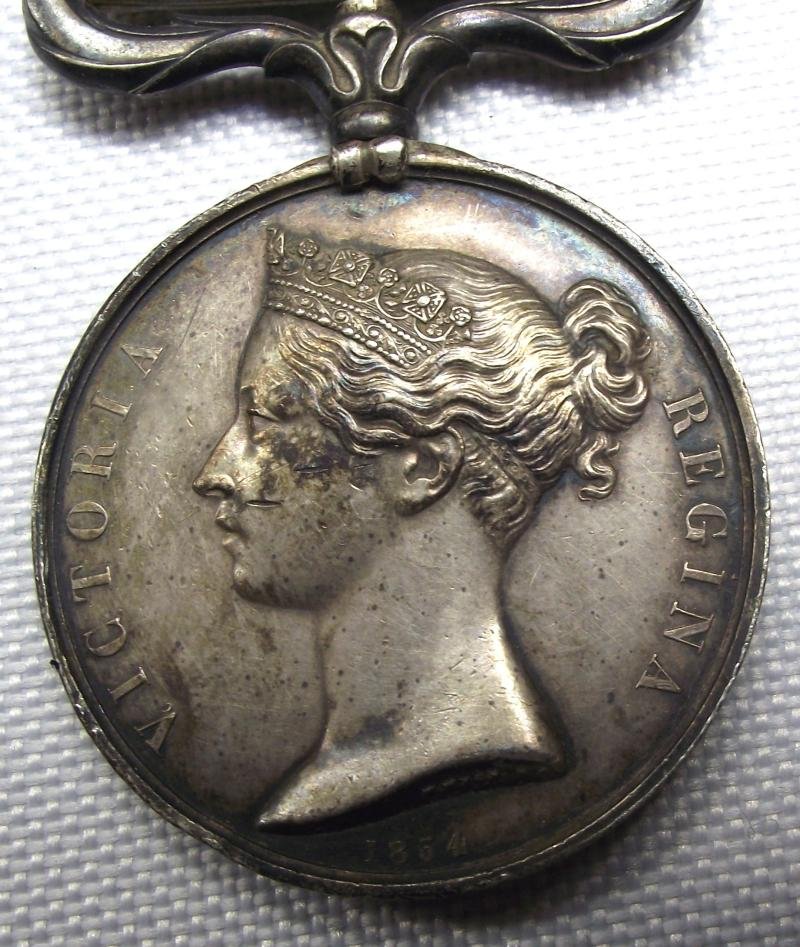 Victorian Crimea Medal with Sebastopol Bar. Unnamed as Issued. — image 2