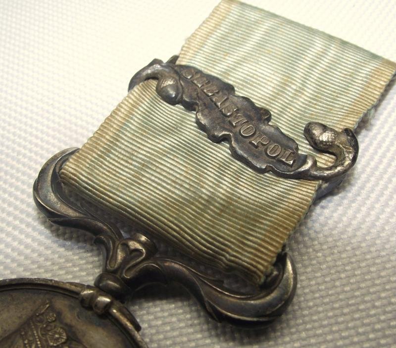 Victorian Crimea Medal with Sebastopol Bar. Unnamed as Issued. — image 4