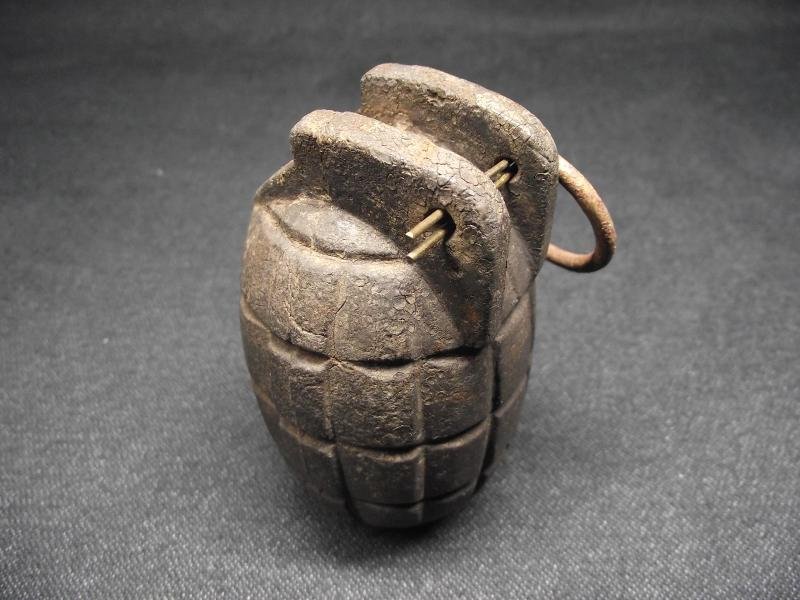 WW2 British Rubber Training Mills Grenade. — image 2
