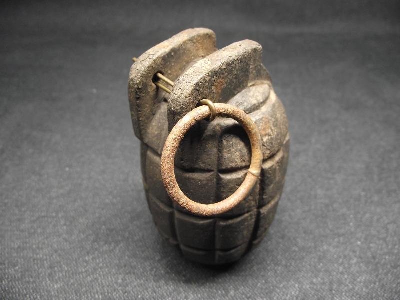 WW2 British Rubber Training Mills Grenade. — image 3