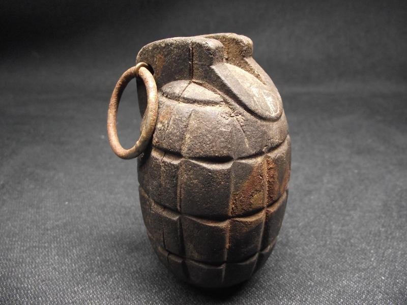 WW2 British Rubber Training Mills Grenade. — image 4