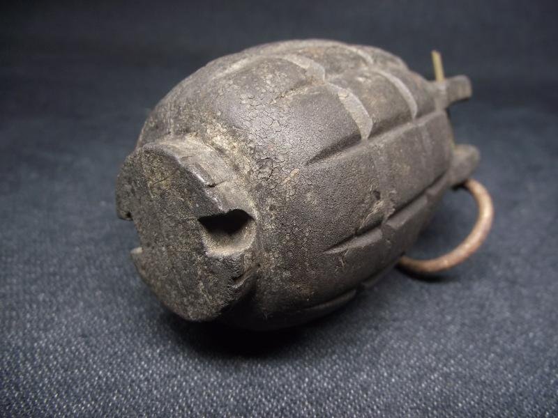 WW2 British Rubber Training Mills Grenade. — image 9