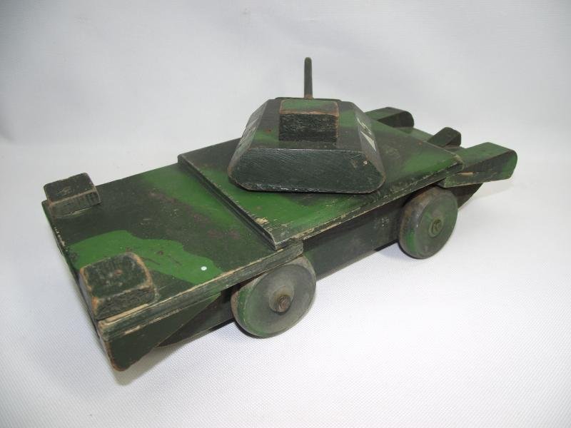 WW2 British Wooden Toy Tank. — image 5