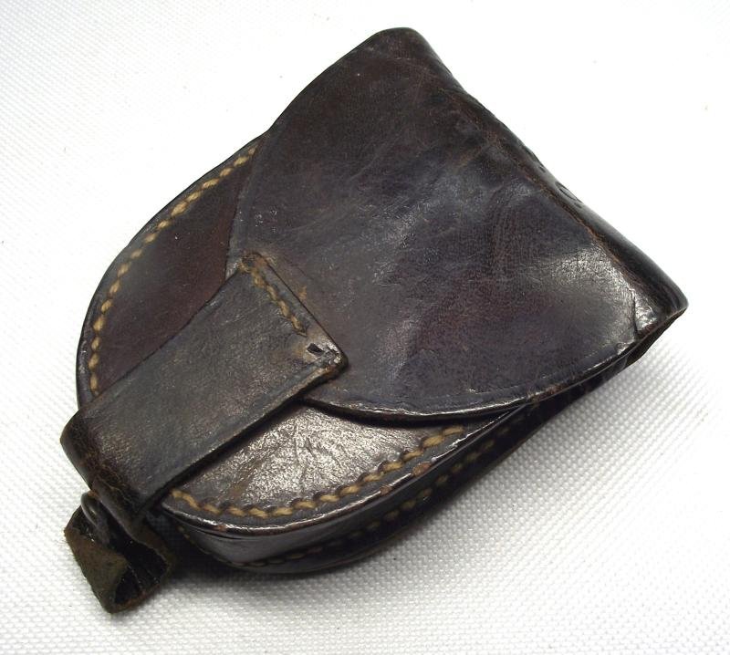 Named 1916 Dated Compass and Pouch. Machine Gun Corps. — image 2