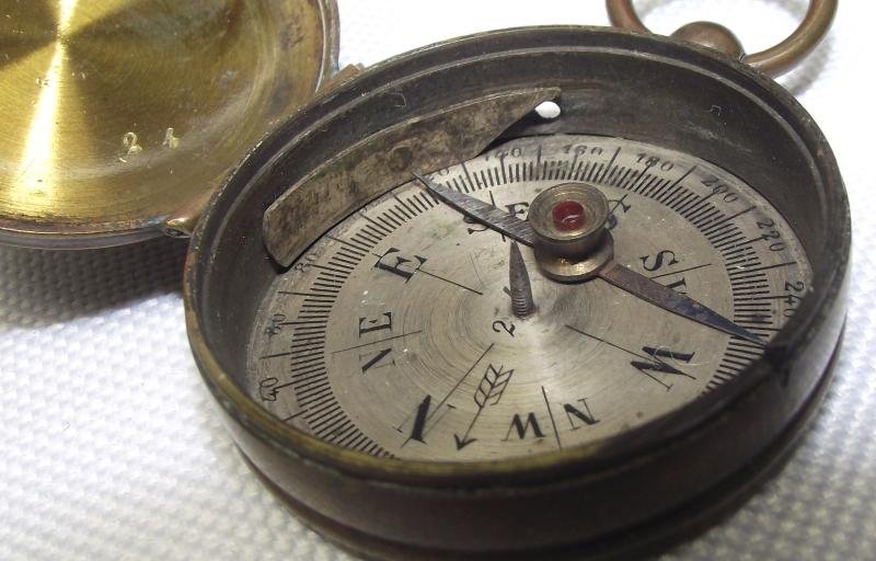 Victorian Brass Compass. — image 6