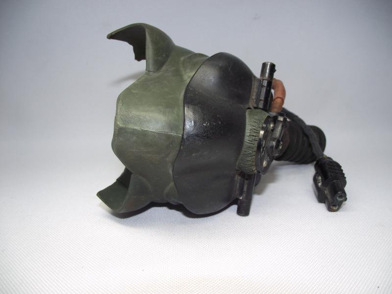 Relic RAF Q Type Oxygen Mask. — image 2
