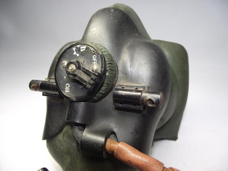 Relic RAF Q Type Oxygen Mask. — image 7