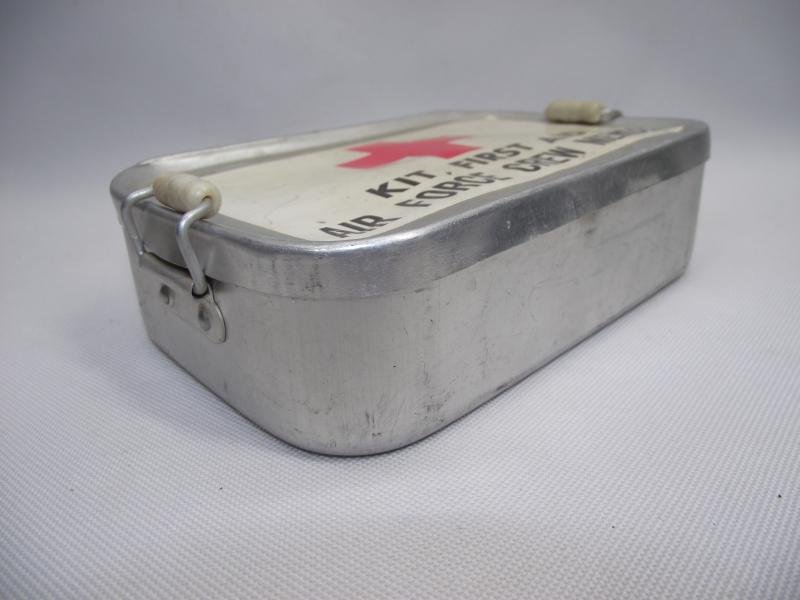 Air Force Crew Members, First Aid Kit Tin. — image 2