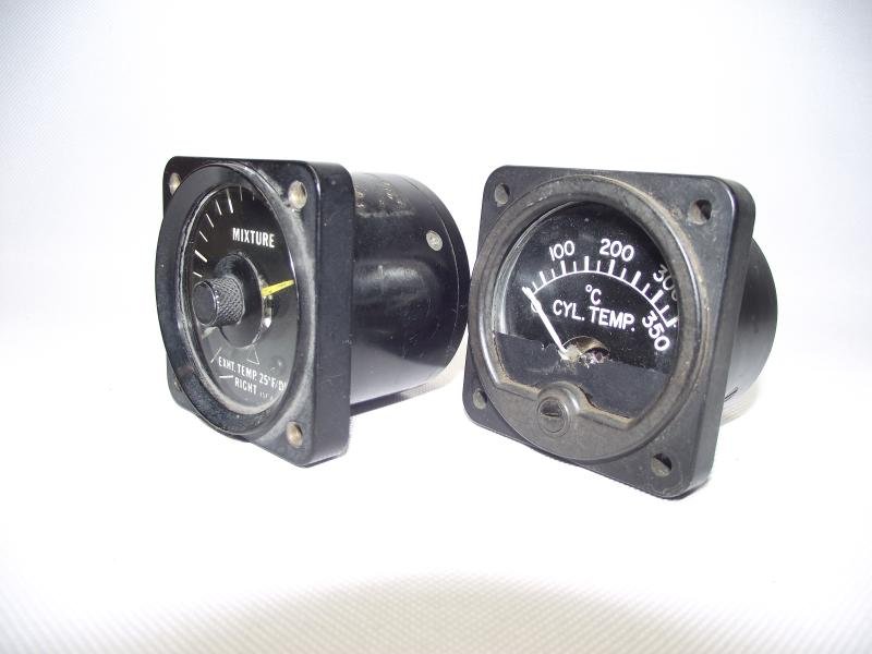 2 X Aircraft Panel Gauges. — image 2