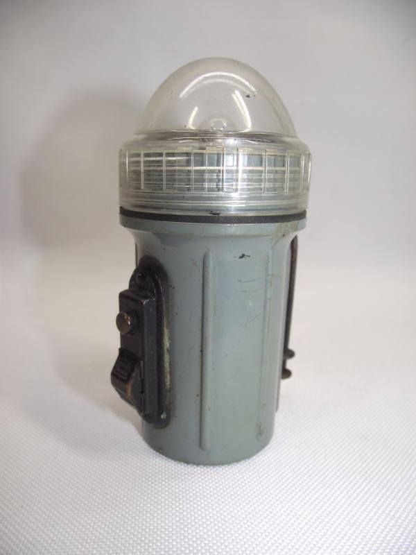 US Navy Airforce Fultons Pilots Survival Light, Beacon. — image 3