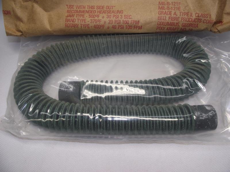Mint U.S.A.F. Air Hose in Packet. — image 3