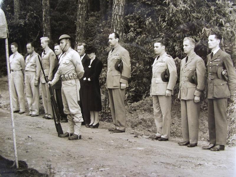 Identified WW2 Norwegian RAF Funeral in American Photos. — image 4