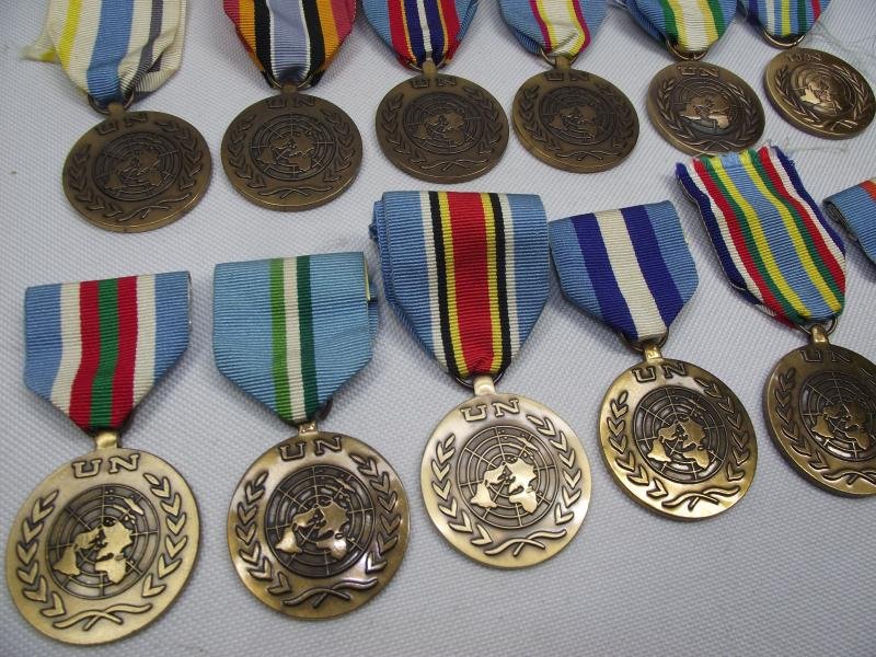 12 X United Nations Medals. — image 2
