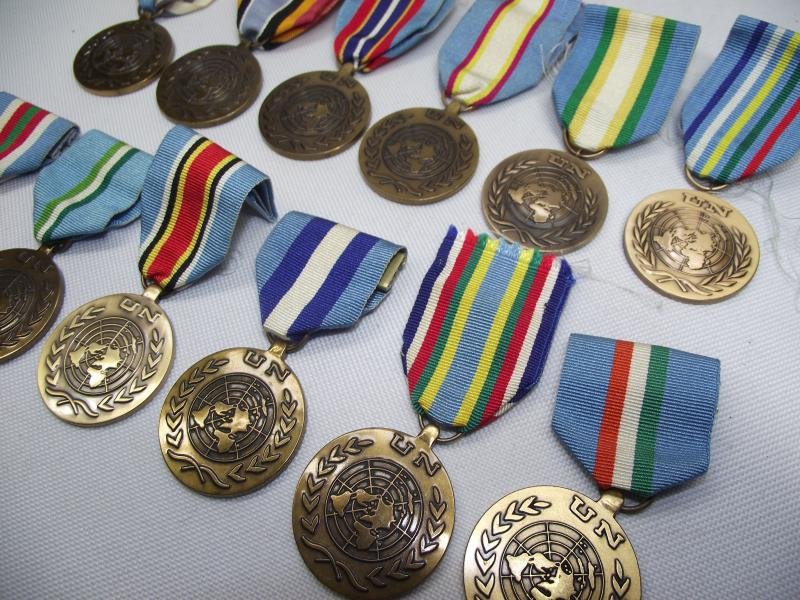 12 X United Nations Medals. — image 3