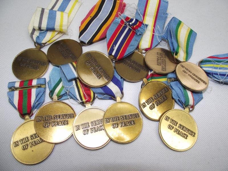 12 X United Nations Medals. — image 5