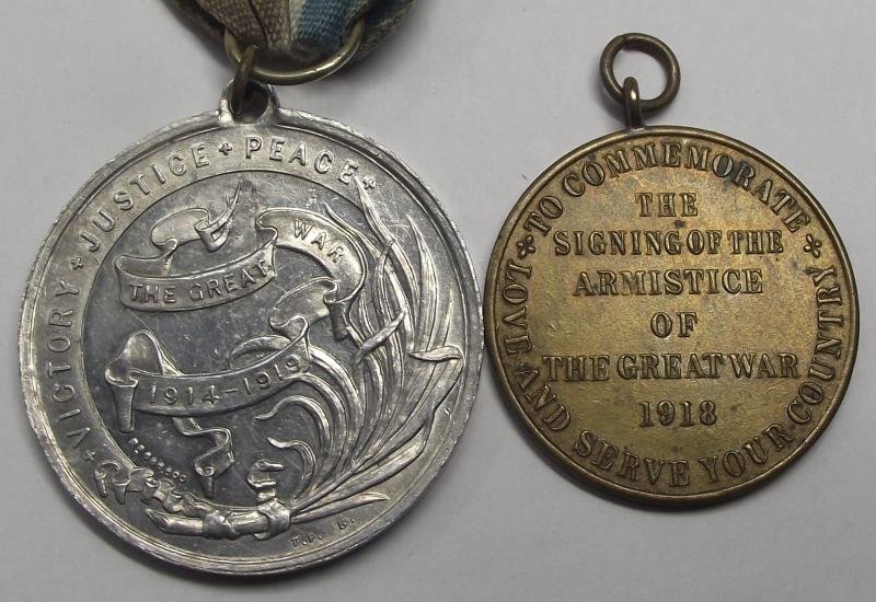 2 X WW1 Commemorative Medals. — image 4