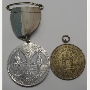 2 X WW1 Commemorative Medals.