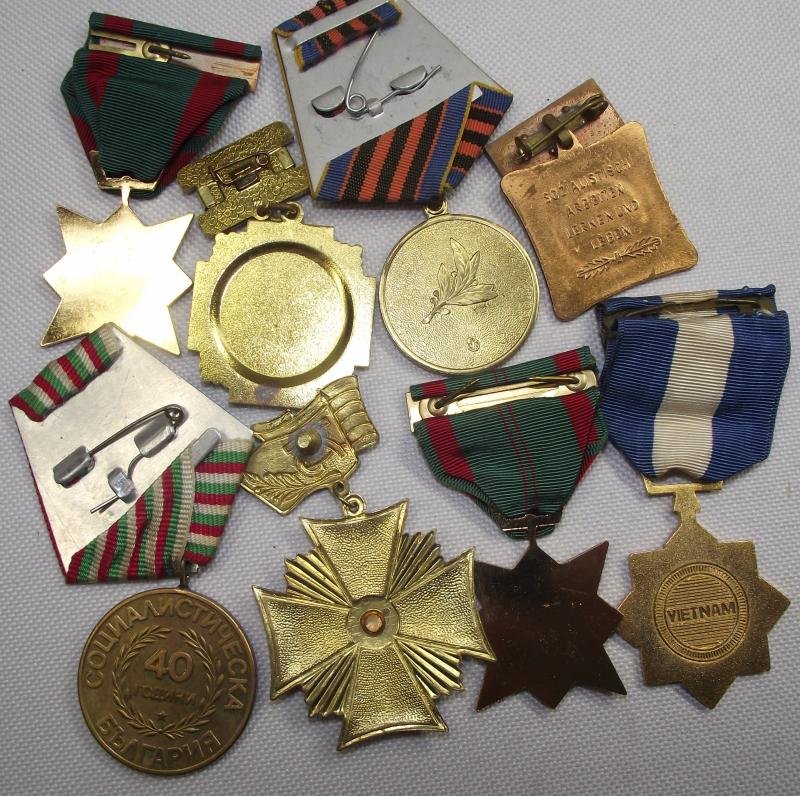 8 X Communist Medals. — image 4