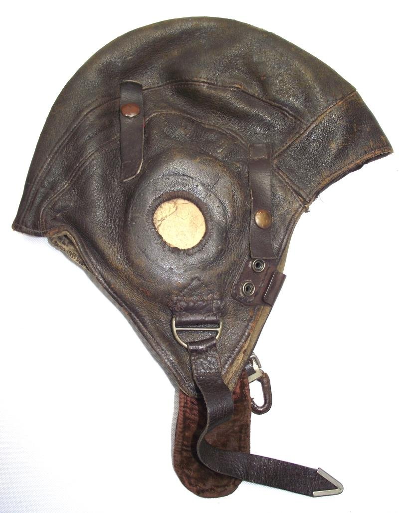 Early ''C-Type'' Flying Helmet with Bennett Buckle. — image 3