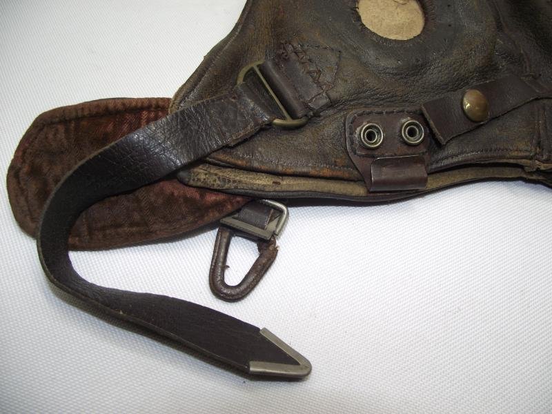 Early ''C-Type'' Flying Helmet with Bennett Buckle. — image 4