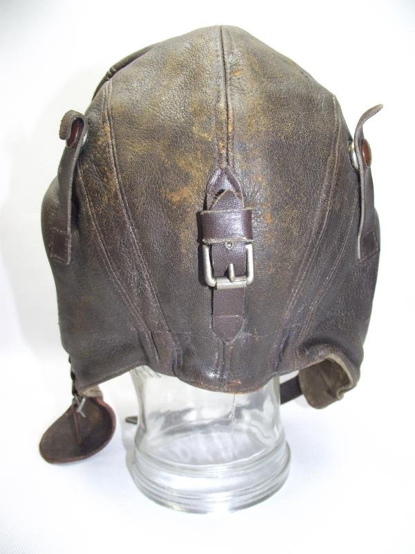Early ''C-Type'' Flying Helmet with Bennett Buckle. — image 6
