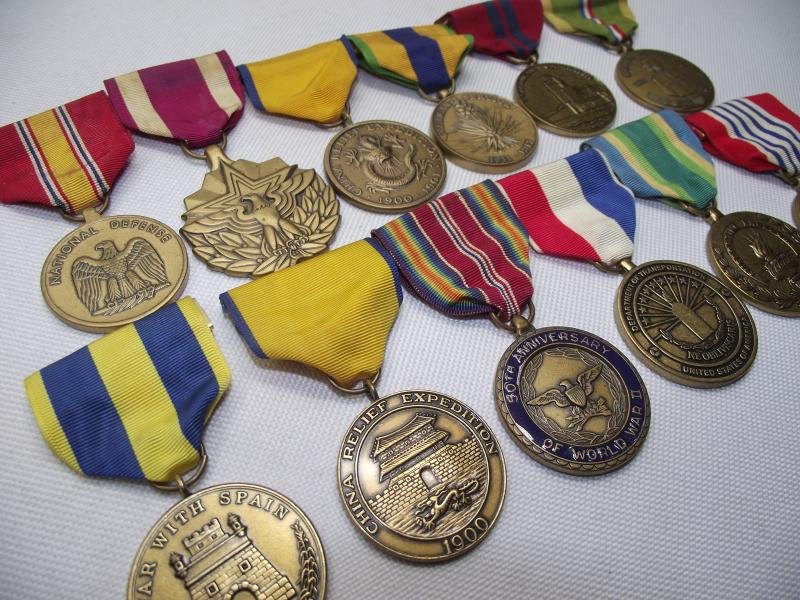 12 X U.S. Military Medals. — image 2