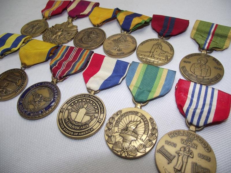 12 X U.S. Military Medals. — image 3