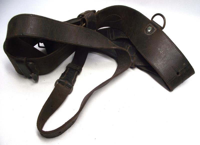 British Officers Pistol Holster and Sam Brown Belt Rig. — image 4