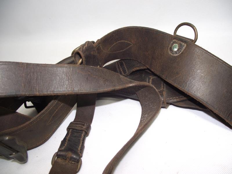 British Officers Pistol Holster and Sam Brown Belt Rig. — image 5