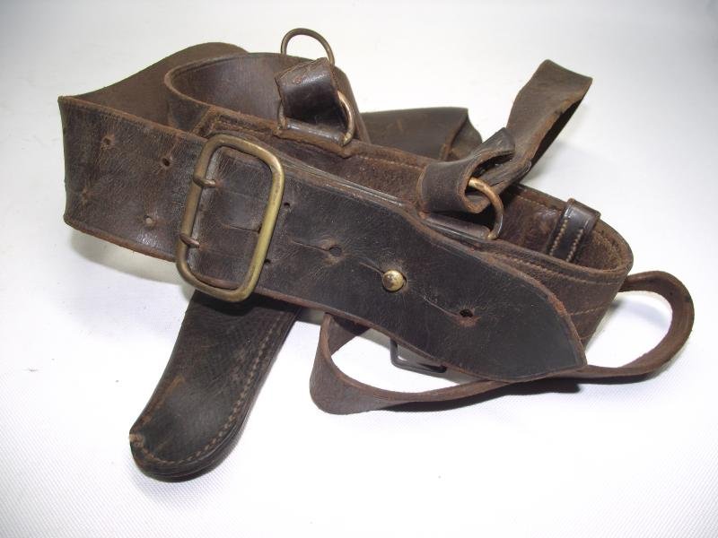 British Officers Pistol Holster and Sam Brown Belt Rig. — image 8