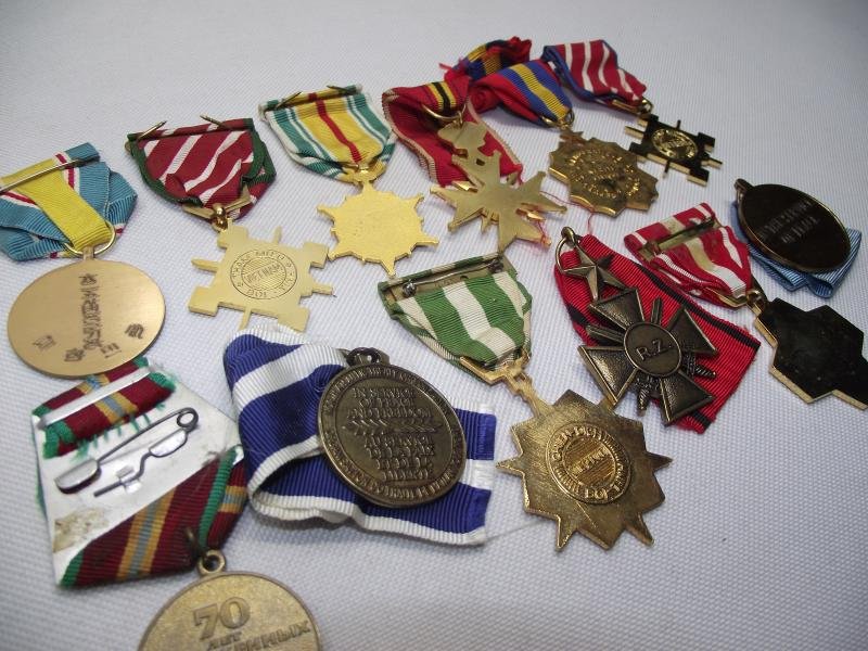 12 X Various ''World'' Medals. — image 5