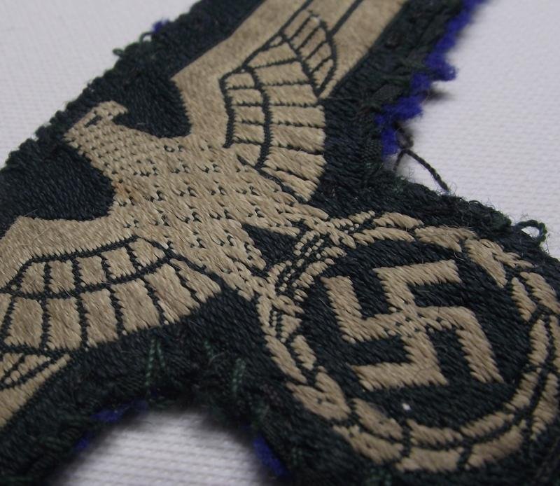 WW2 German Heer Cloth Tunic Breast Badge. — image 3