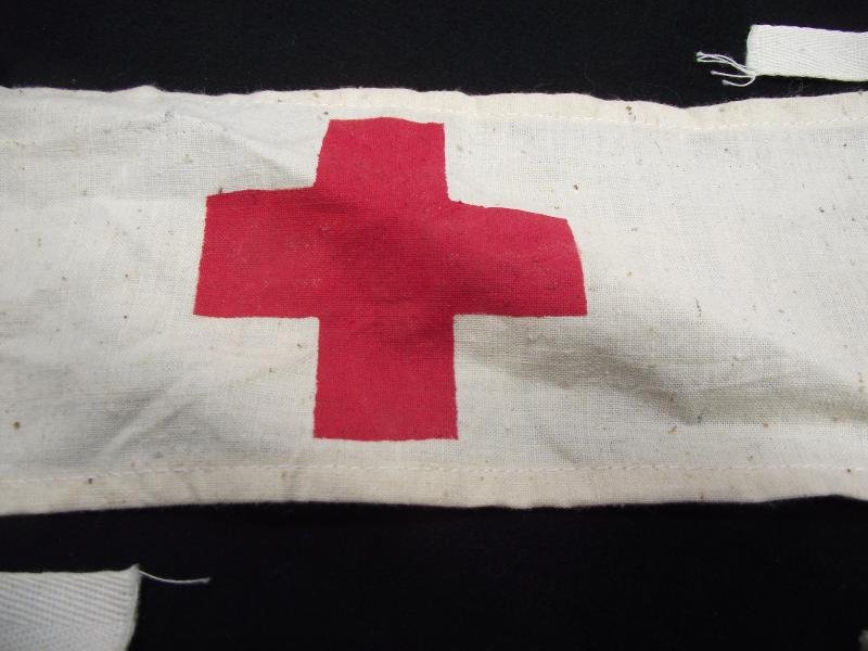 Medics Red Cross Armband. — image 4