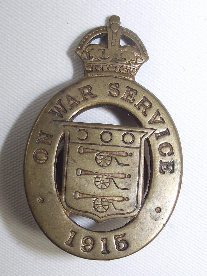 1915 War Service Badge and Photo of Recipient Wearing The Badge. — image 4