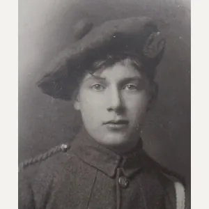 WW1 1918 Dated Studio Photo. Boy Cameron Highlanders.