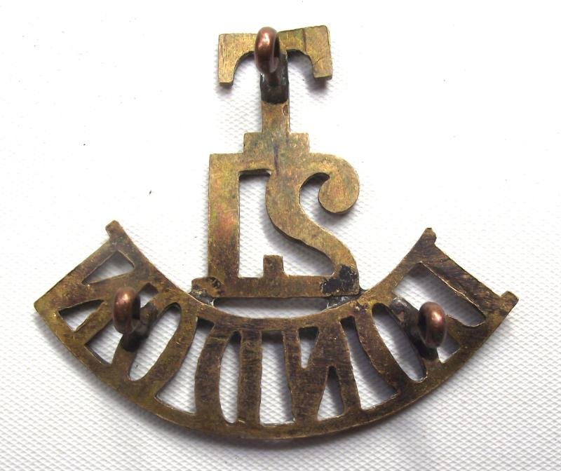 T/21/London (First Surrey Rifles) Brass Shoulder Title. — image 3