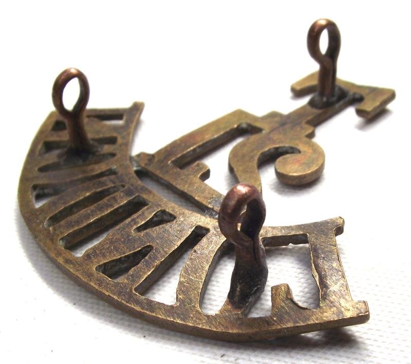 T/21/London (First Surrey Rifles) Brass Shoulder Title. — image 4
