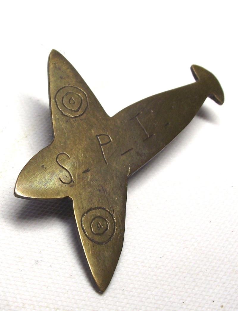 WW2 British Spitfire Fund Badge. — image 2