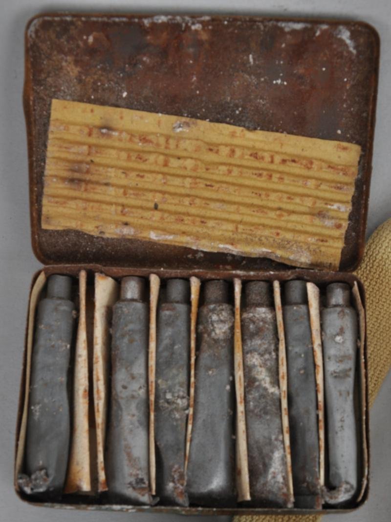 WW2 Canadian Light Service Gas Mask As Worn On D-Day — image 6