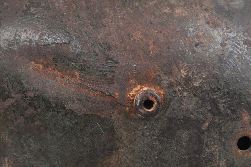 WW1 German Battle Damaged Camouflage M16 Helmet — image 6