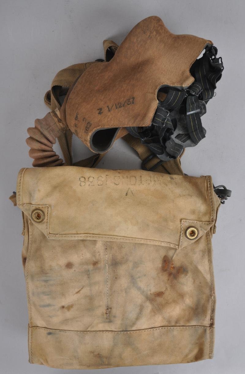 WW2 British Gas Mask 1937/38 — image 4