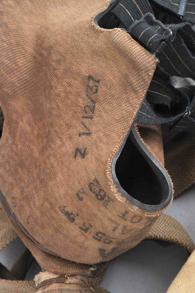WW2 British Gas Mask 1937/38 — image 5
