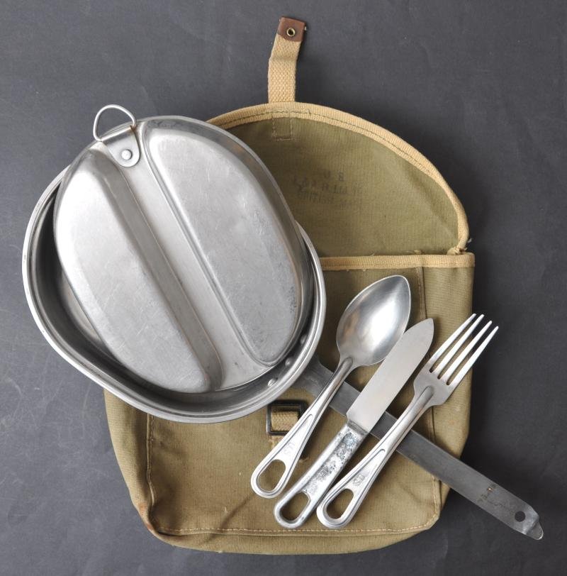 WW2 US British Made Meatcan Pouch Set — image 2