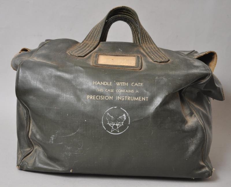 USAAF Bomber Crews /Masters Of The Air Interest - WW2 USAAF Bubble Type Sextant Carry Bag — image 2