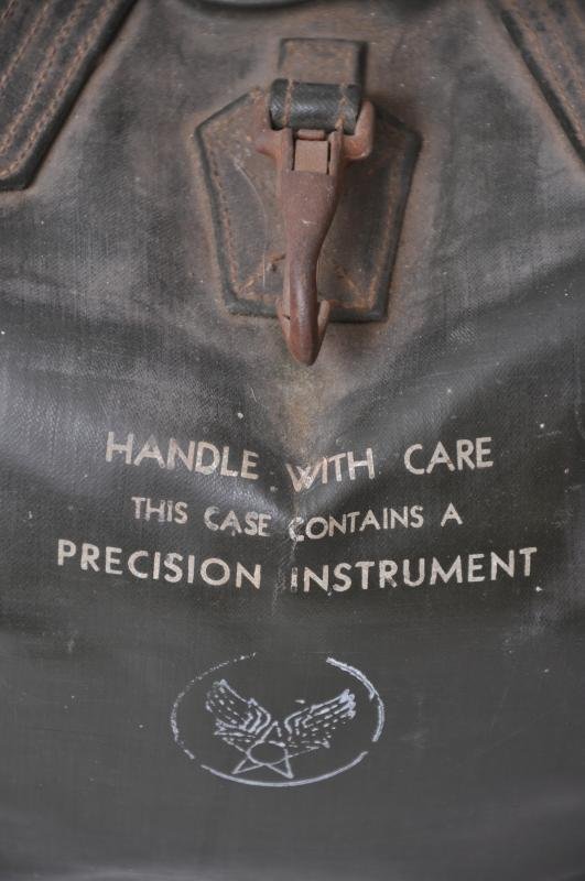 USAAF Bomber Crews /Masters Of The Air Interest - WW2 USAAF Bubble Type Sextant Carry Bag — image 8