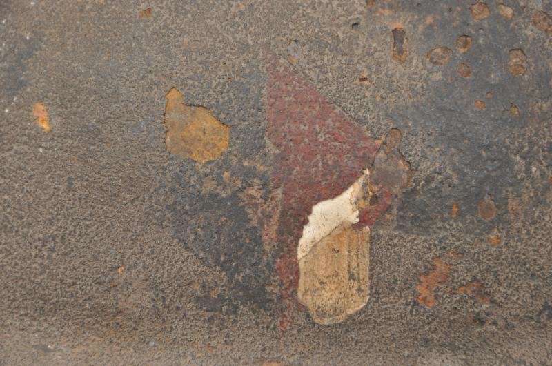 WW1 British Camouflage Brodie Helmet With London Regiment Flash — image 2