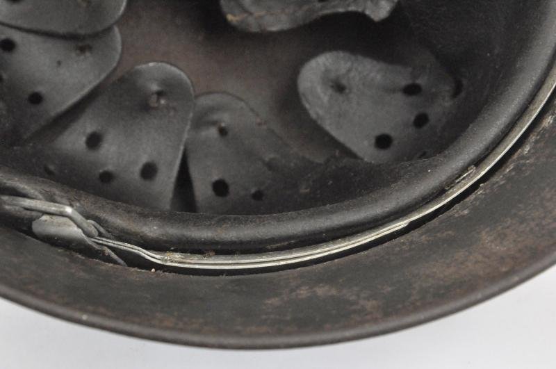 WW2 German M35 Helmet With Thick Textured Camouflage — image 11