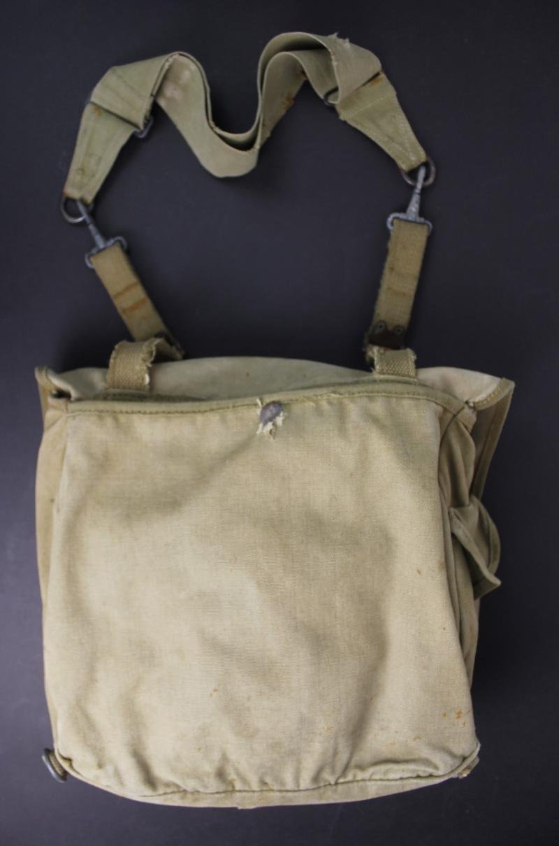 WW2 US Musette Bag & Carrying Strap 1943 — image 3