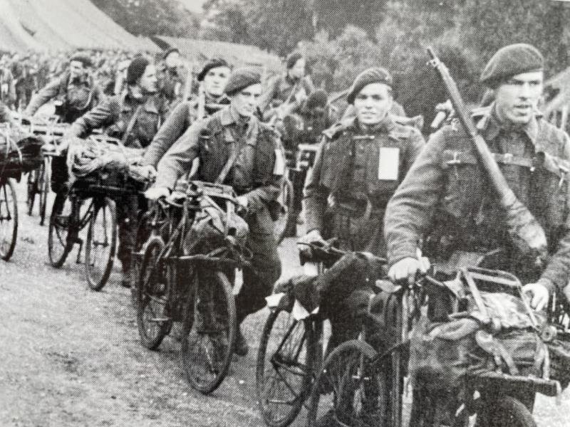 Rare WW2 British First Pattern Skeletal Assault Jerkin 1943 — image 5