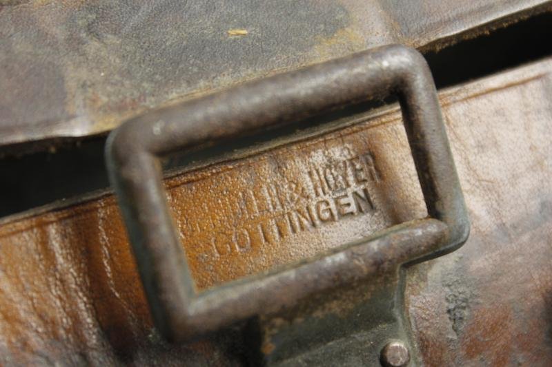 WW1 German Fernglas '08 With Carrying Case — image 3